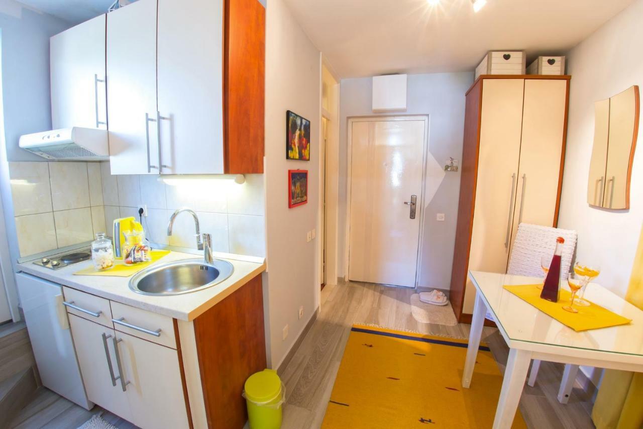 Yellow Lily Mostar Apartman Exterior photo