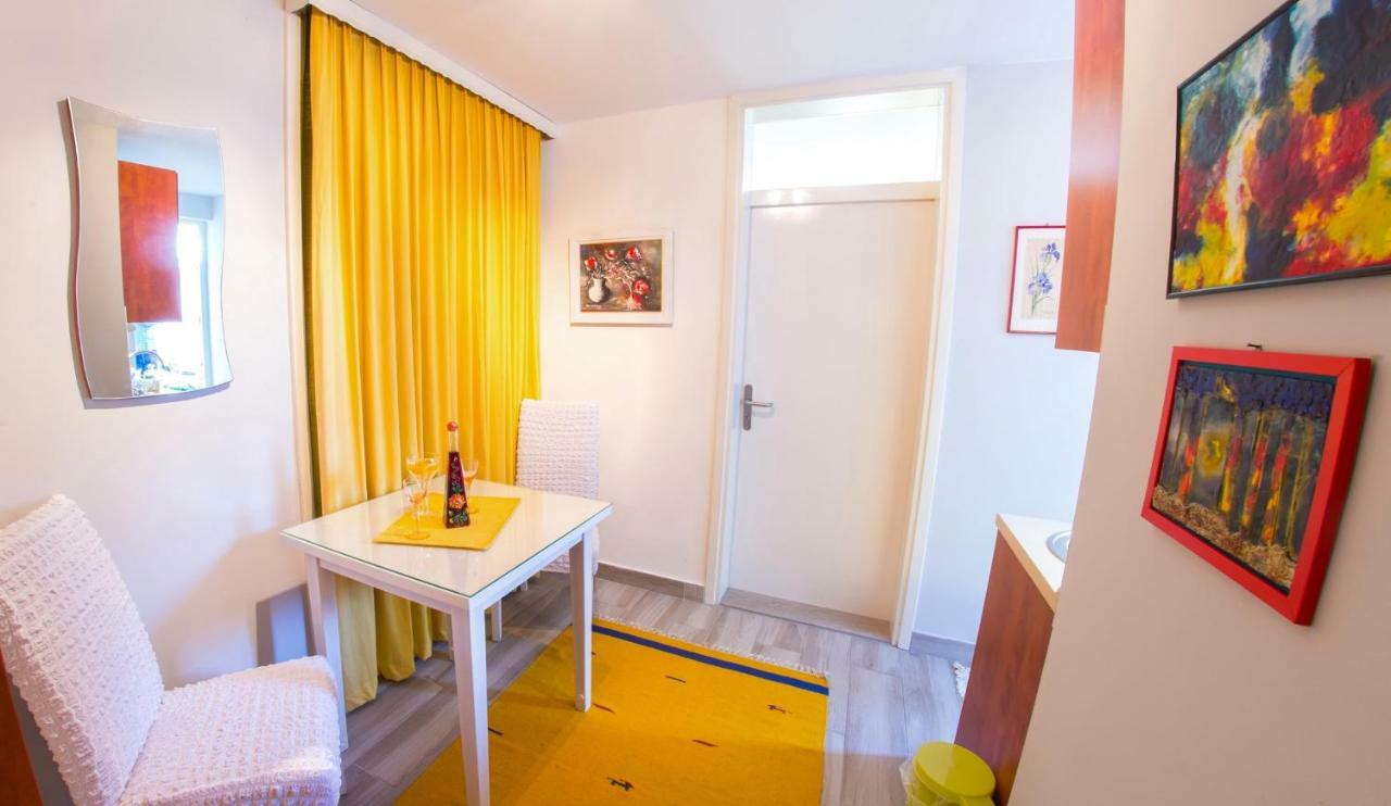 Yellow Lily Mostar Apartman Exterior photo